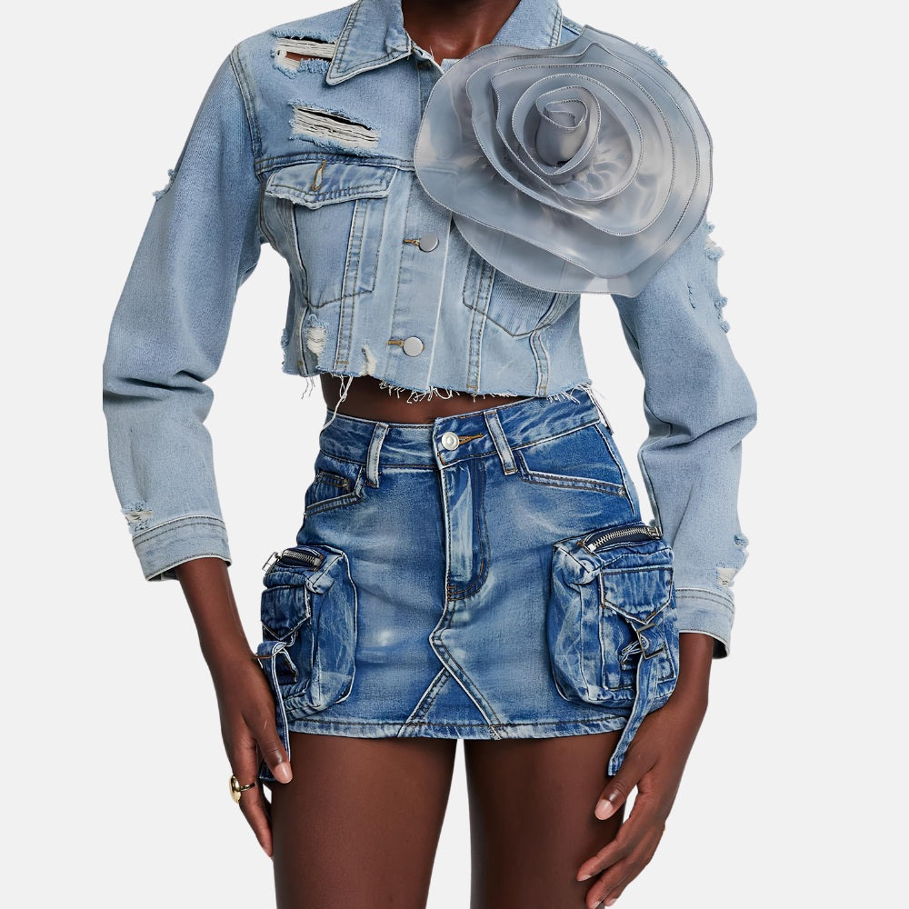 mulher usando Saia Cargo Jeans Azul Track